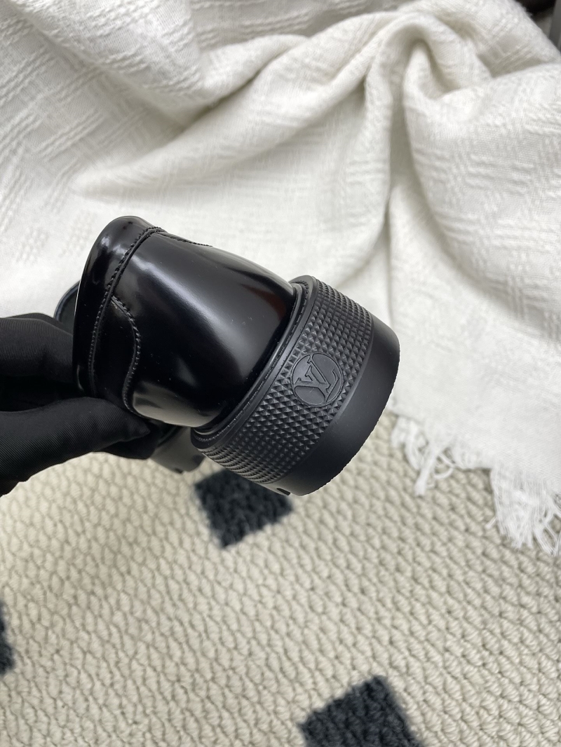 l0vis Vvtt0n loafers